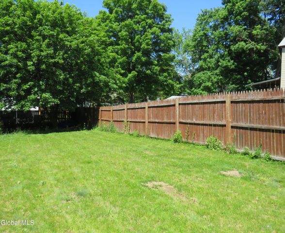 12 Glebe Street, Johnstown, NY 12095