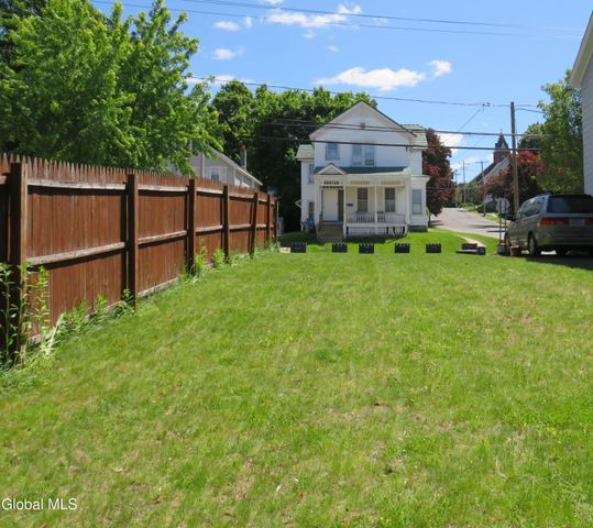 12 Glebe Street, Johnstown, NY 12095
