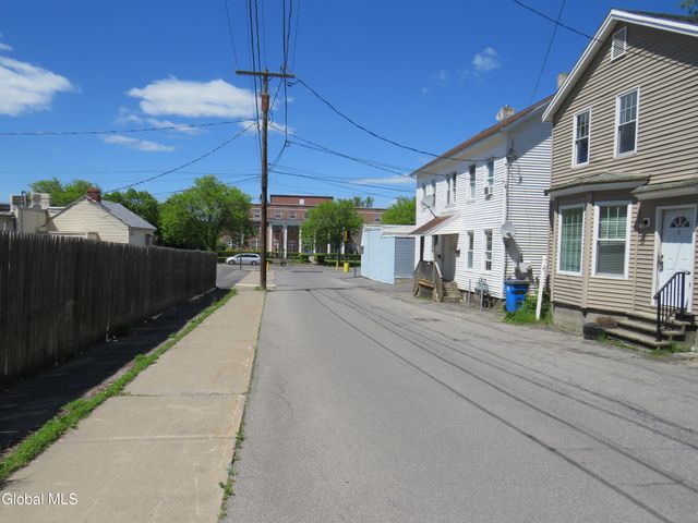 12 Glebe Street, Johnstown, NY 12095