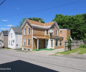 12 Glebe Street, Johnstown, NY 12095