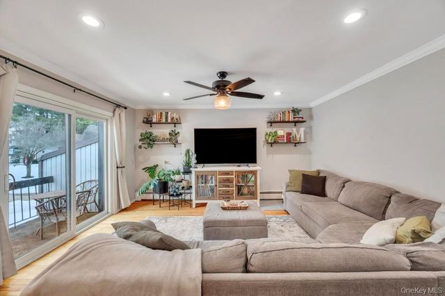 73 Richmond Boulevard 3B, Ronkonkoma, NY 11779