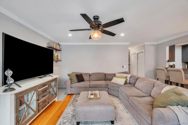 73 Richmond Boulevard 3B, Ronkonkoma, NY 11779