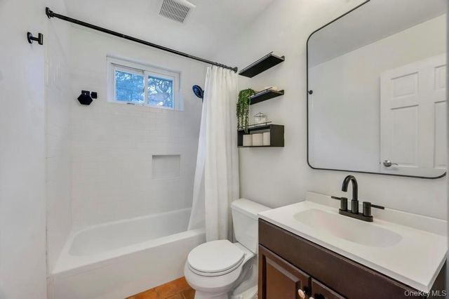 73 Richmond Boulevard 3B, Ronkonkoma, NY 11779