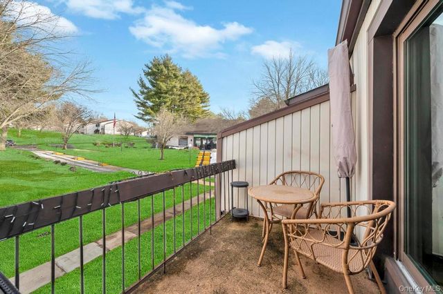 73 Richmond Boulevard 3B, Ronkonkoma, NY 11779