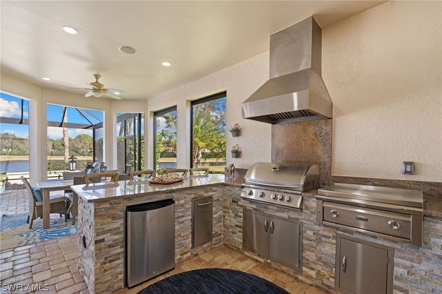 9548 Mussorie CT, Naples, FL 34114