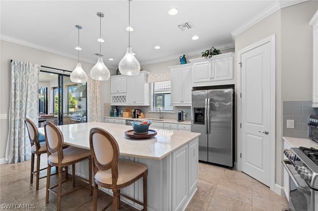 9548 Mussorie CT, Naples, FL 34114