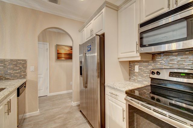5981 Monterra Club Drive, Lake Worth, FL 33463