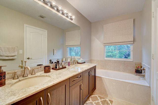 5981 Monterra Club Drive, Lake Worth, FL 33463