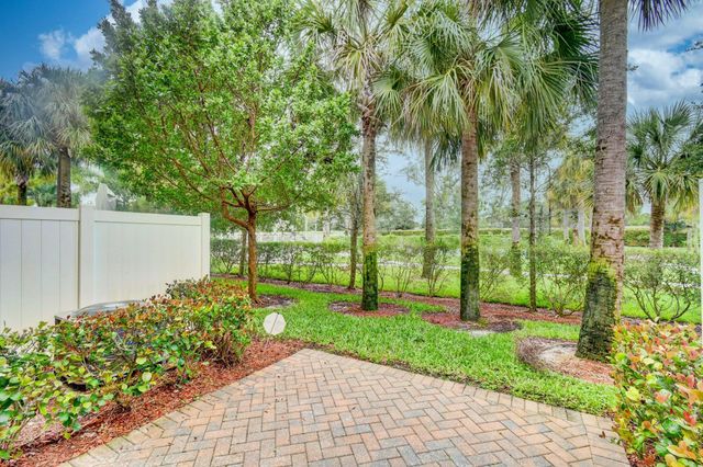 5981 Monterra Club Drive, Lake Worth, FL 33463