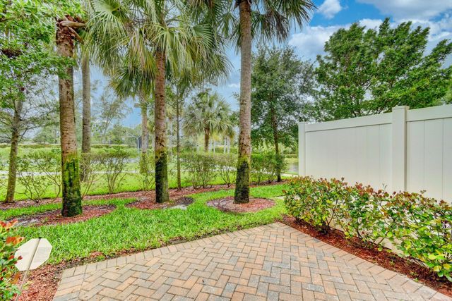 5981 Monterra Club Drive, Lake Worth, FL 33463