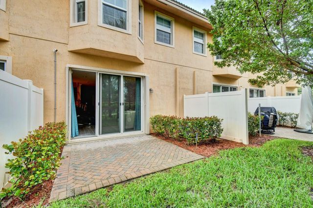 5981 Monterra Club Drive, Lake Worth, FL 33463