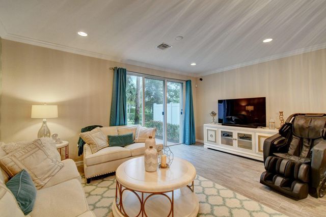 5981 Monterra Club Drive, Lake Worth, FL 33463