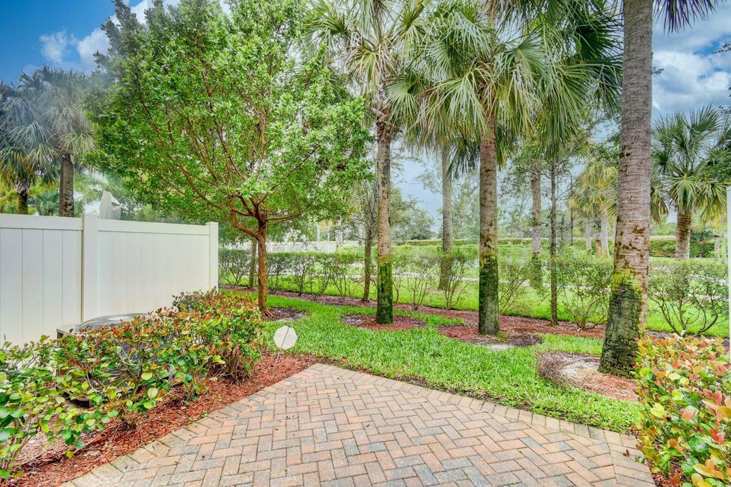 5981 Monterra Club Drive, Lake Worth, FL 33463