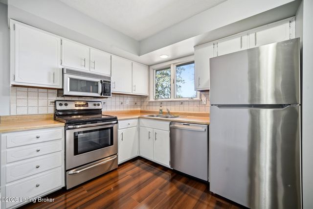 7905 Mary Sue Dr, Louisville, KY 40291