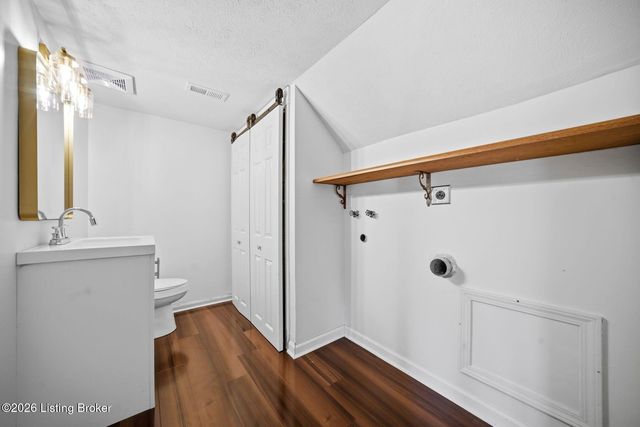 7905 Mary Sue Dr, Louisville, KY 40291