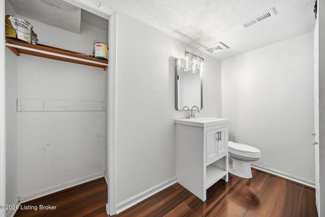 7905 Mary Sue Dr, Louisville, KY 40291