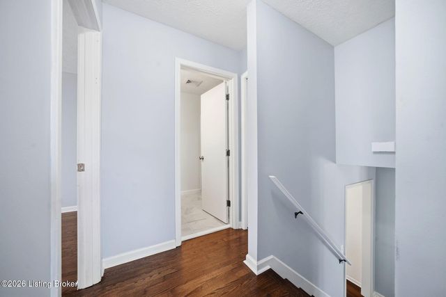 7905 Mary Sue Dr, Louisville, KY 40291