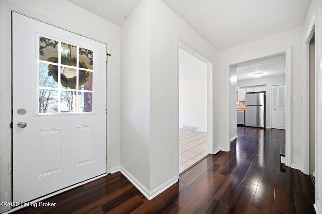 7905 Mary Sue Dr, Louisville, KY 40291