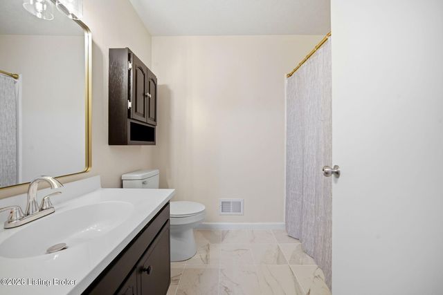 7905 Mary Sue Dr, Louisville, KY 40291