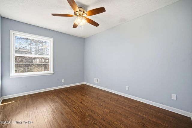 7905 Mary Sue Dr, Louisville, KY 40291