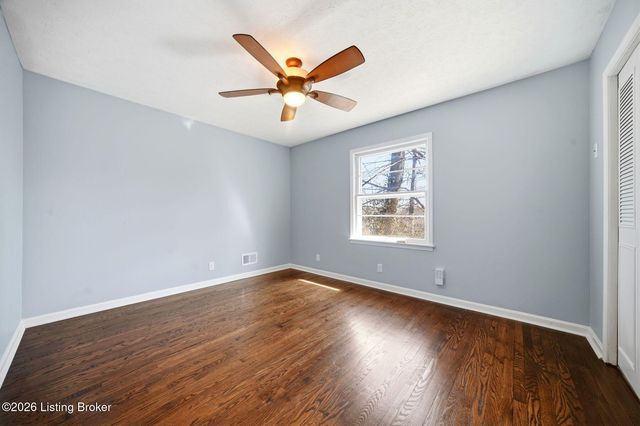 7905 Mary Sue Dr, Louisville, KY 40291