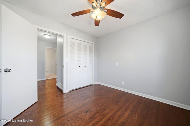 7905 Mary Sue Dr, Louisville, KY 40291