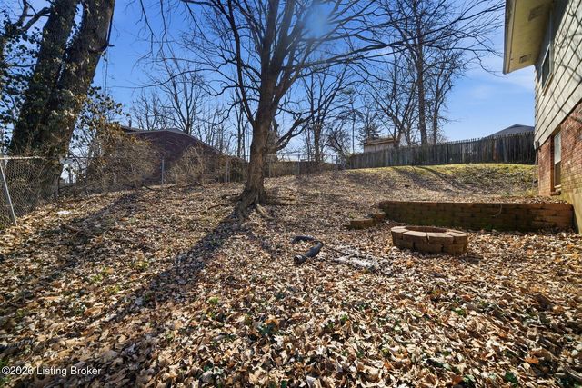 7905 Mary Sue Dr, Louisville, KY 40291