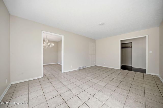 7905 Mary Sue Dr, Louisville, KY 40291