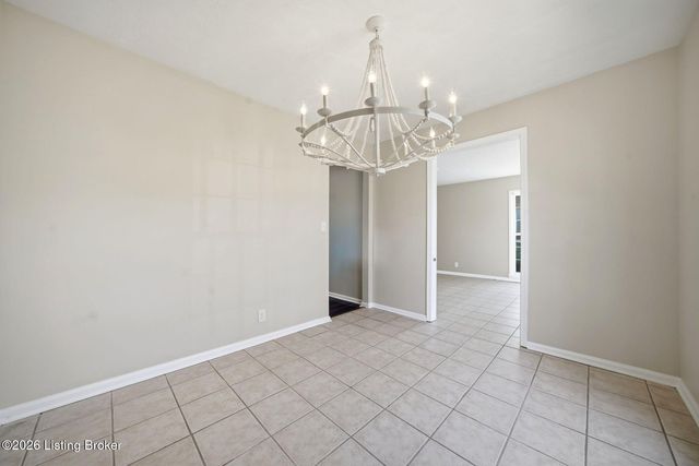 7905 Mary Sue Dr, Louisville, KY 40291