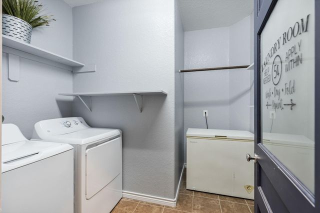 115 Hillandale Court, Magnolia, TX 77354