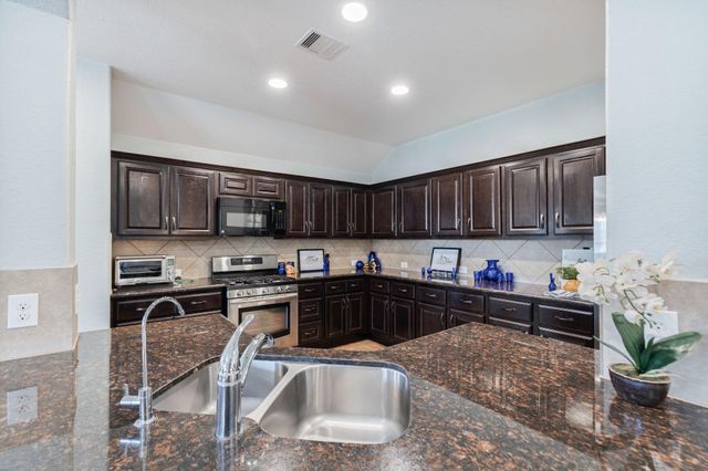 115 Hillandale Court, Magnolia, TX 77354