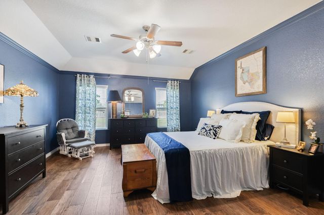 115 Hillandale Court, Magnolia, TX 77354