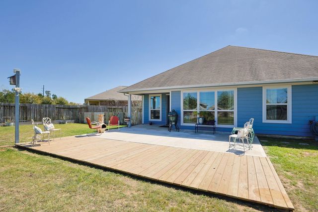 115 Hillandale Court, Magnolia, TX 77354