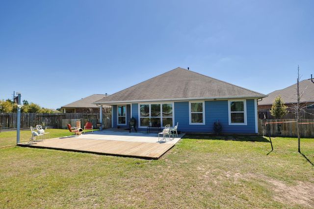 115 Hillandale Court, Magnolia, TX 77354