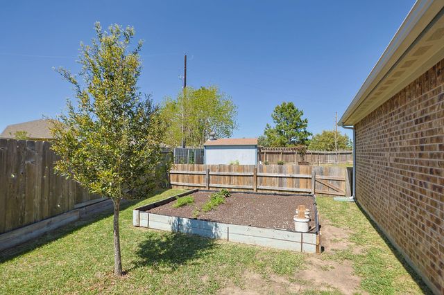 115 Hillandale Court, Magnolia, TX 77354