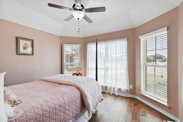 115 Hillandale Court, Magnolia, TX 77354