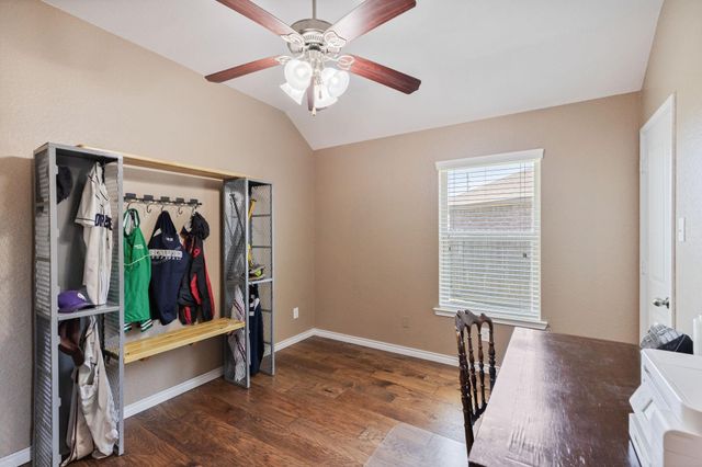 115 Hillandale Court, Magnolia, TX 77354