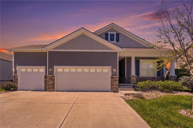 604 SW Haverford Road, Lee's Summit, MO 64081