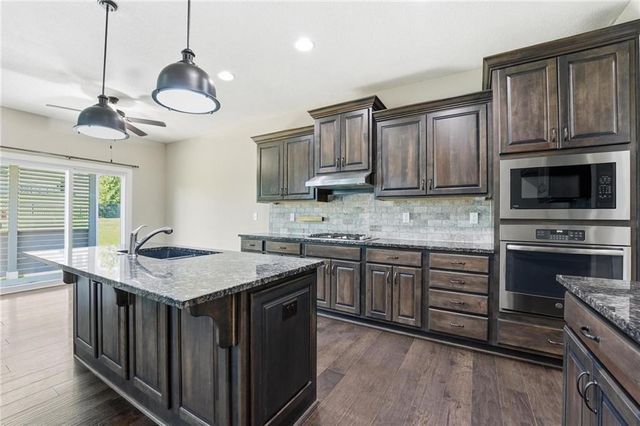 604 SW Haverford Road, Lee's Summit, MO 64081