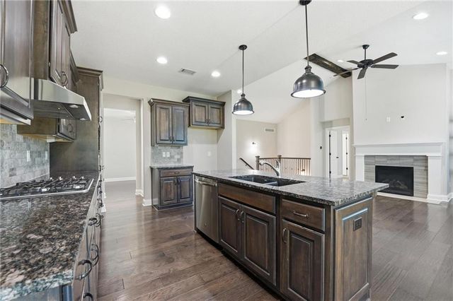 604 SW Haverford Road, Lee's Summit, MO 64081