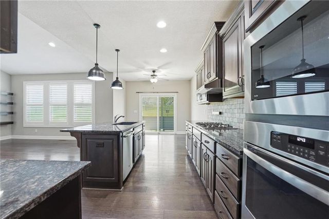 604 SW Haverford Road, Lee's Summit, MO 64081