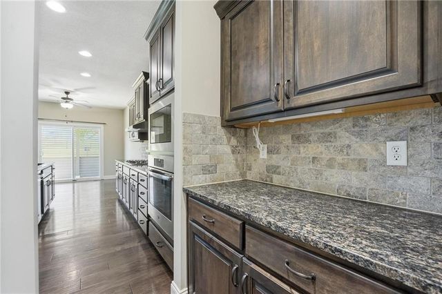 604 SW Haverford Road, Lee's Summit, MO 64081