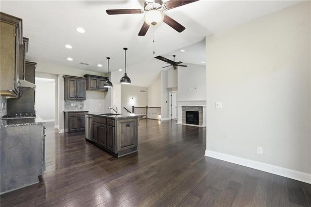 604 SW Haverford Road, Lee's Summit, MO 64081