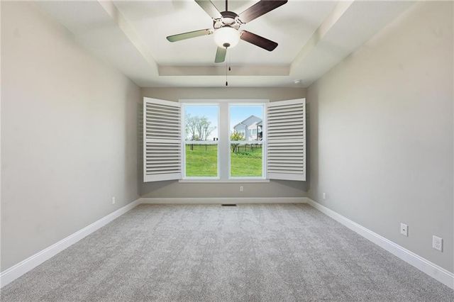 604 SW Haverford Road, Lee's Summit, MO 64081