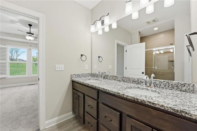 604 SW Haverford Road, Lee's Summit, MO 64081