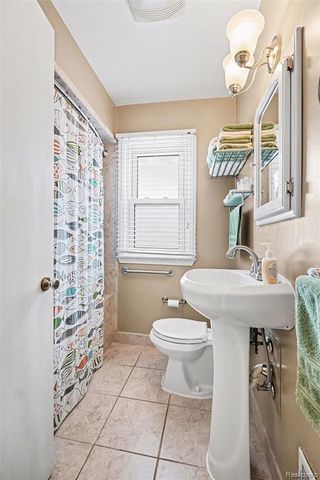 16621 Admiral, Fraser, MI 48026