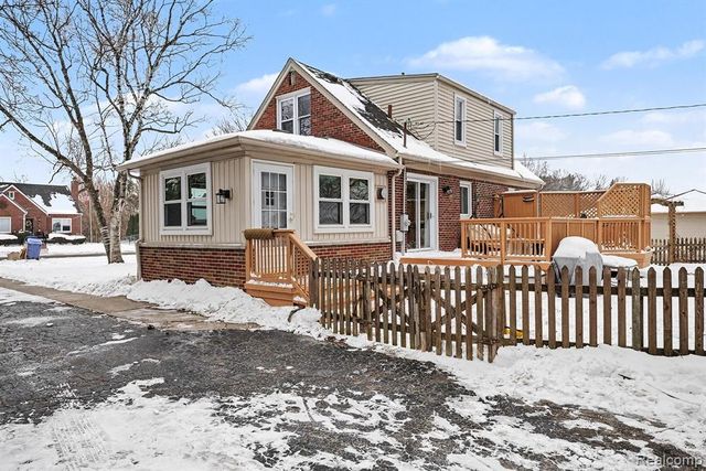 16621 Admiral, Fraser, MI 48026