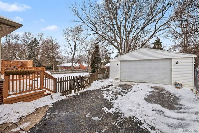 16621 Admiral, Fraser, MI 48026