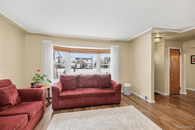 16621 Admiral, Fraser, MI 48026