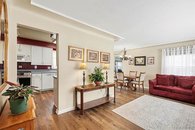 16621 Admiral, Fraser, MI 48026